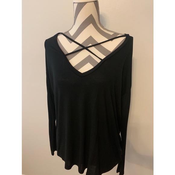 Victoria’s Secret PINK Super Soft v-neck tee - Picture 2 of 5